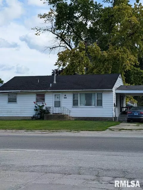 2116 E North Grand Ave, Springfield, IL 62702 photo 3