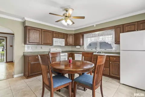 Kitchen - 2125 N 22nd St, Springfield, IL 62702 photo 2 of 3