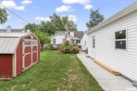 Exterior - 2125 N 22nd St, Springfield, IL 62702 photo 3 of 6