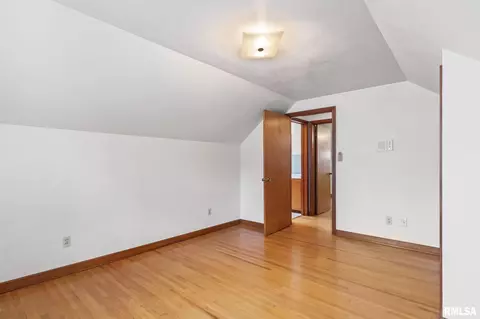 Bedroom - 2125 N 22nd St, Springfield, IL 62702 photo 6 of 8