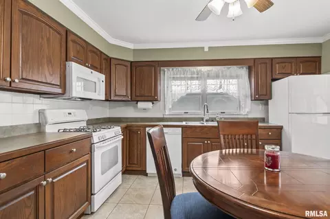 Kitchen - 2125 N 22nd St, Springfield, IL 62702 photo 3 of 3