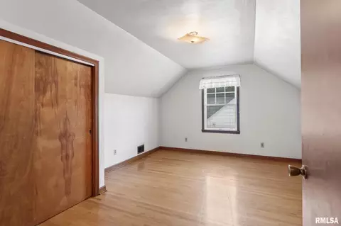 Bedroom - 2125 N 22nd St, Springfield, IL 62702 photo 4 of 8