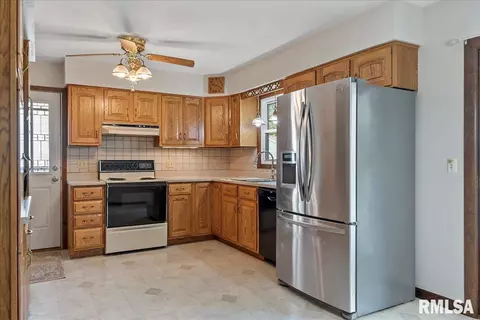 2213 Keokuk Dr, Springfield, IL 62702 photo 9