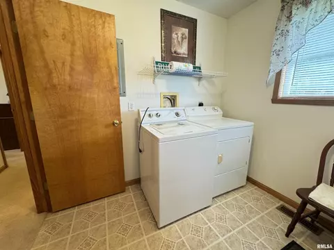 152 Starr Dr, Avon, IL 61415 photo 25