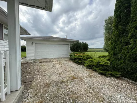 152 Starr Dr, Avon, IL 61415 photo 7