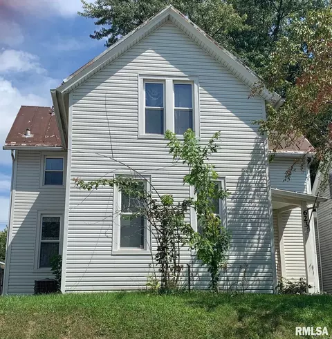 623 S 15th St, Quincy, IL 62301