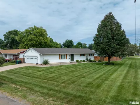 1348 N West St, Galesburg, IL 61401