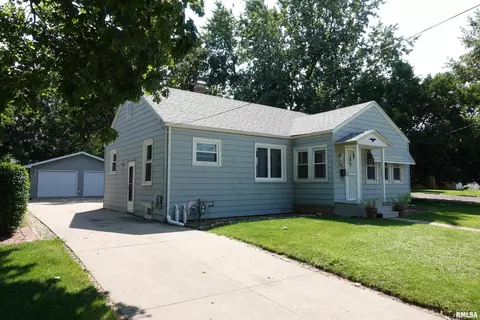 359 Monroe St, Galesburg, IL 61401