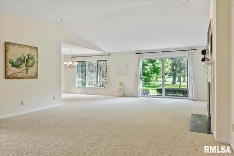 Living - 16 Turnberry Pl, Springfield, IL 62704 photo 1 of 4
