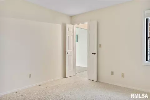 Bedroom - 16 Turnberry Pl, Springfield, IL 62704 photo 1 of 6