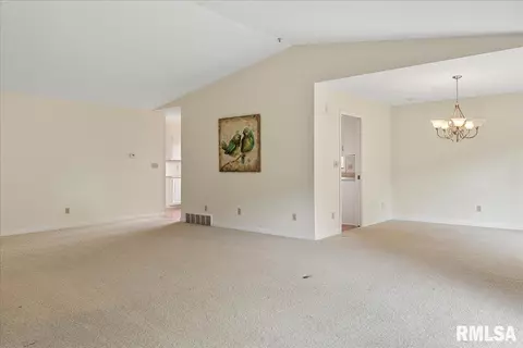 Living - 16 Turnberry Pl, Springfield, IL 62704 photo 3 of 4