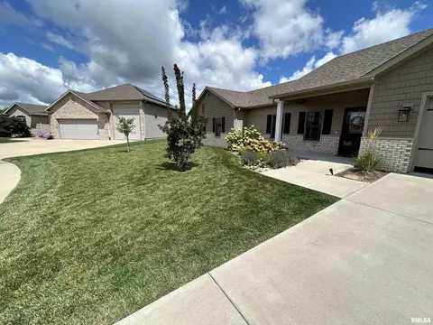 2108 Dubsdread Dr, Springfield, IL 62711 photo 3