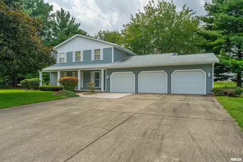 15 Pinehurst Rd, Lincoln, IL 62656 photo 2