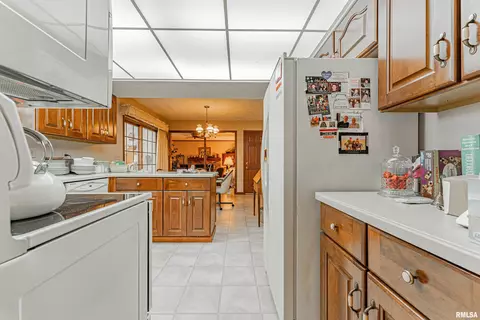 15 Pinehurst Rd, Lincoln, IL 62656 photo 9