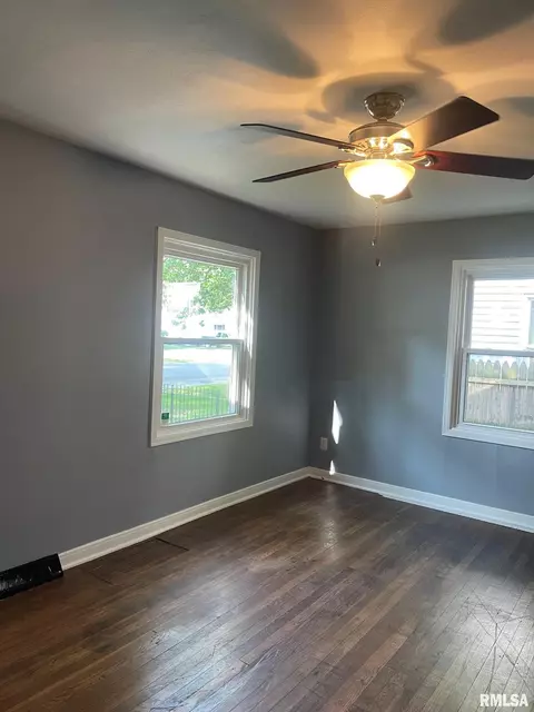 1205 E South St, Springfield, IL 62703 photo 3