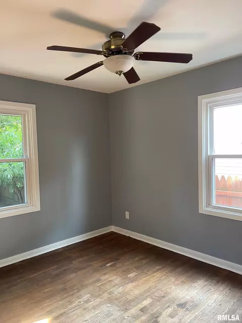 1205 E South St, Springfield, IL 62703 photo 6