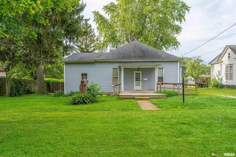 514 E Cooke St, Mount Pulaski, IL 62548