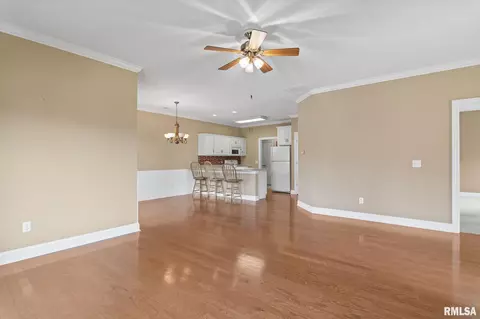 Living - 3401 Pinyon Dr, Springfield, IL 62711 photo 3 of 3