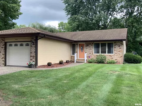 2426 Austin Dr, Springfield, IL 62704