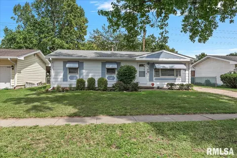 2112 Faringdon Rd, Springfield, IL 62702 photo 2