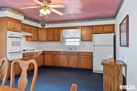2112 Faringdon Rd, Springfield, IL 62702 photo 9