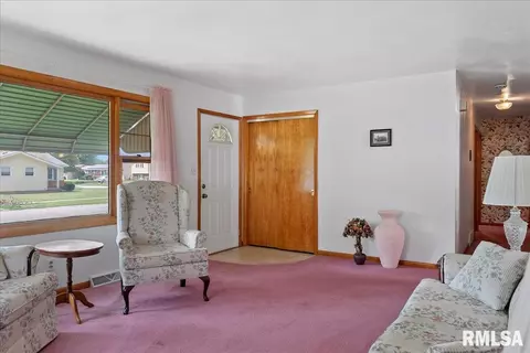 2112 Faringdon Rd, Springfield, IL 62702 photo 6