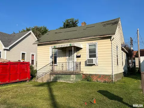 211 S Hamilton St, Lincoln, IL 62656