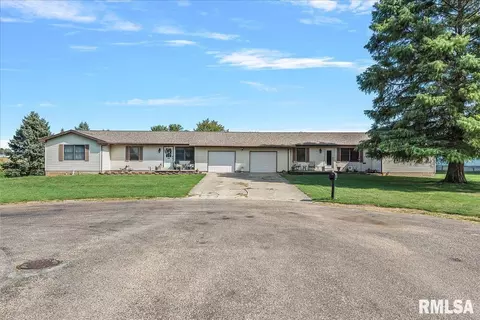 2102 Ab Magnolia Dr, South Jacksonville, IL 62650