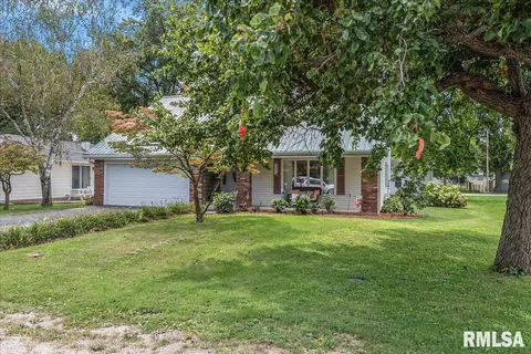 209 Kemmerer St, Assumption, IL 62510 photo 3