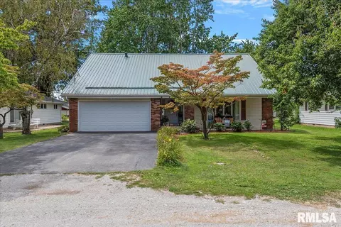 209 Kemmerer St, Assumption, IL 62510
