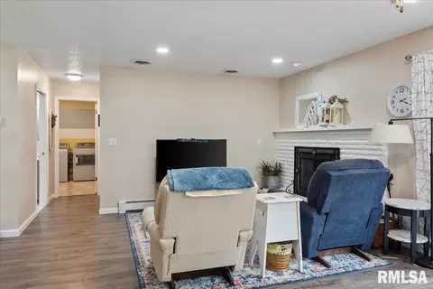 209 Kemmerer St, Assumption, IL 62510 photo 13