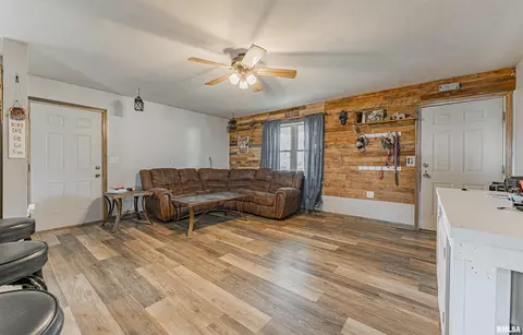 426 Main St, Emden, IL 62635 photo 8