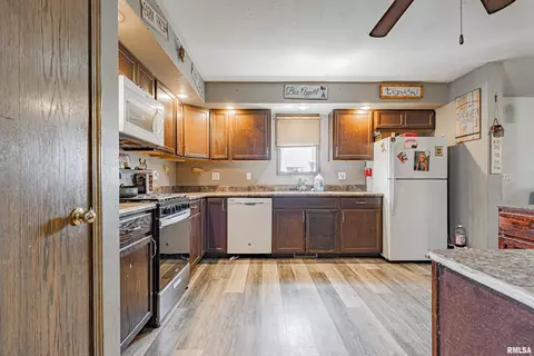426 Main St, Emden, IL 62635 photo 14