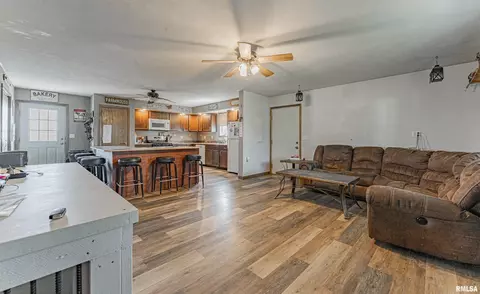 426 Main St, Emden, IL 62635 photo 7