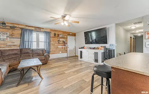 426 Main St, Emden, IL 62635 photo 10