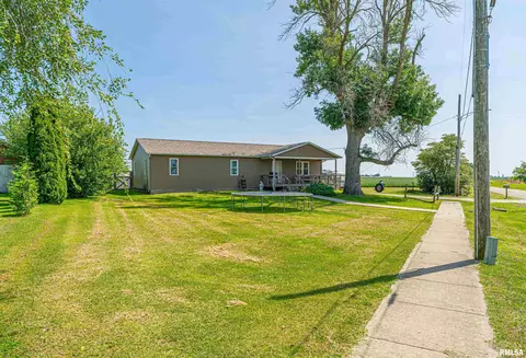 426 Main St, Emden, IL 62635 photo 4