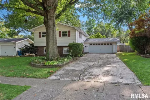 209 Cartwright Dr, Springfield, IL 62704