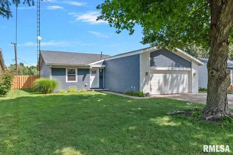 107 Buckingham Rd, Chatham, IL 62629