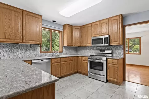 700 Teal Dr, Springfield, IL 62707 photo 2