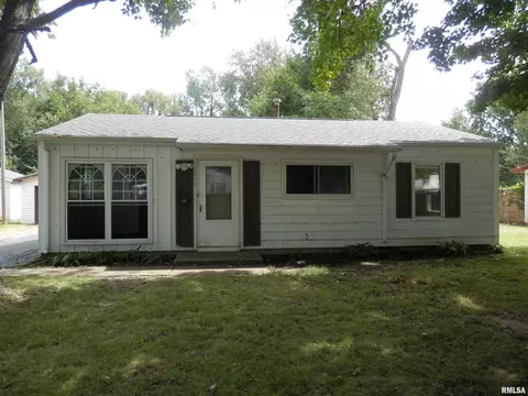 1615 Meadow Dr, Galesburg, IL 61401