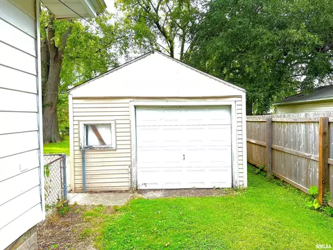 2341 12th St, Springfield, IL 62703 photo 2