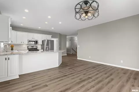 3517 Banyan Dr, Springfield, IL 62712 photo 3