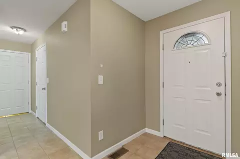 7200 Preston Dr, Springfield, IL 62711 photo 4