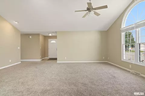 7200 Preston Dr, Springfield, IL 62711 photo 5