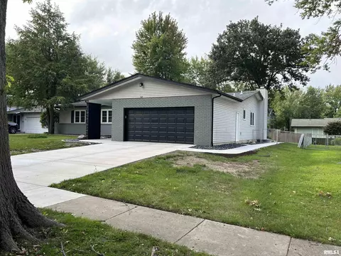 142 Exmore Dr, Springfield, IL 62704 photo 2