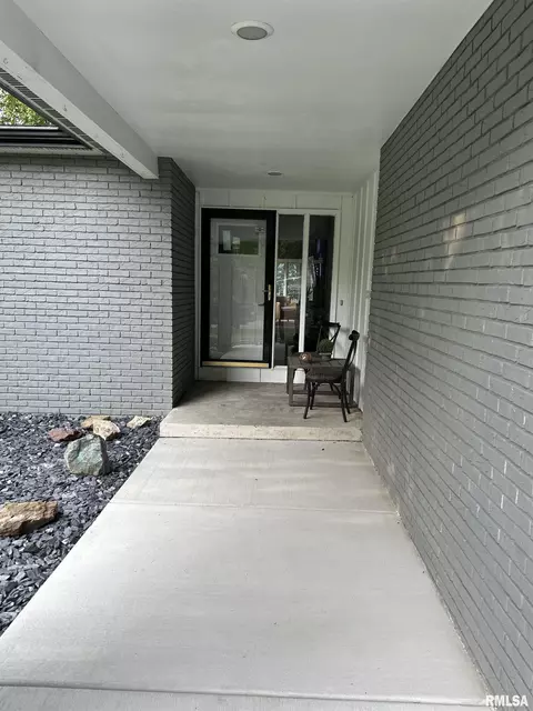 142 Exmore Dr, Springfield, IL 62704 photo 3
