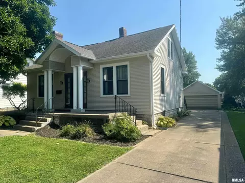 2228 Oak St, Quincy, IL 62301