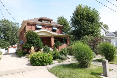 943 N Cherry St, Galesburg, IL 61401