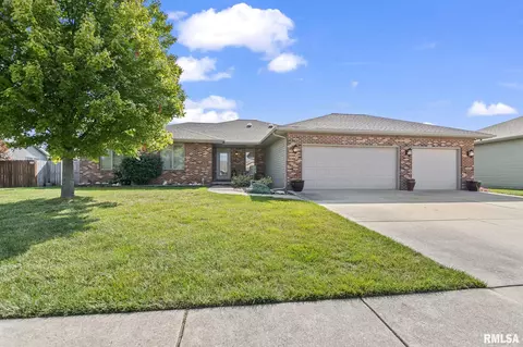 512 Pleasant Ct, Chatham, IL 62629