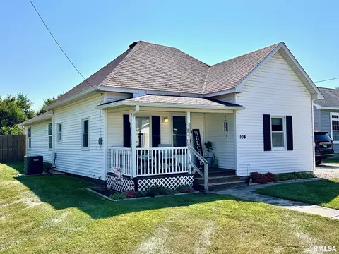 104 Mcallister St, Woodson, IL 62695